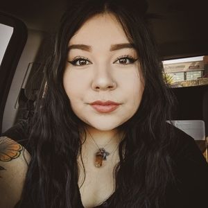 Meet your Posher, Kayla